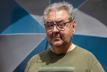 Víctor es el encargado de