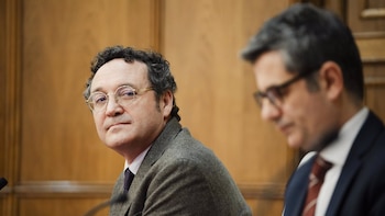 El juez del Supremo pide a Whatsapp y Google datos de las cuentas de usuario del fiscal general