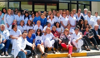Médicos cubanos y uruguayos en el Hospital de Ojos de Uruguay