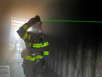 El bombero Norman Bolaños fue