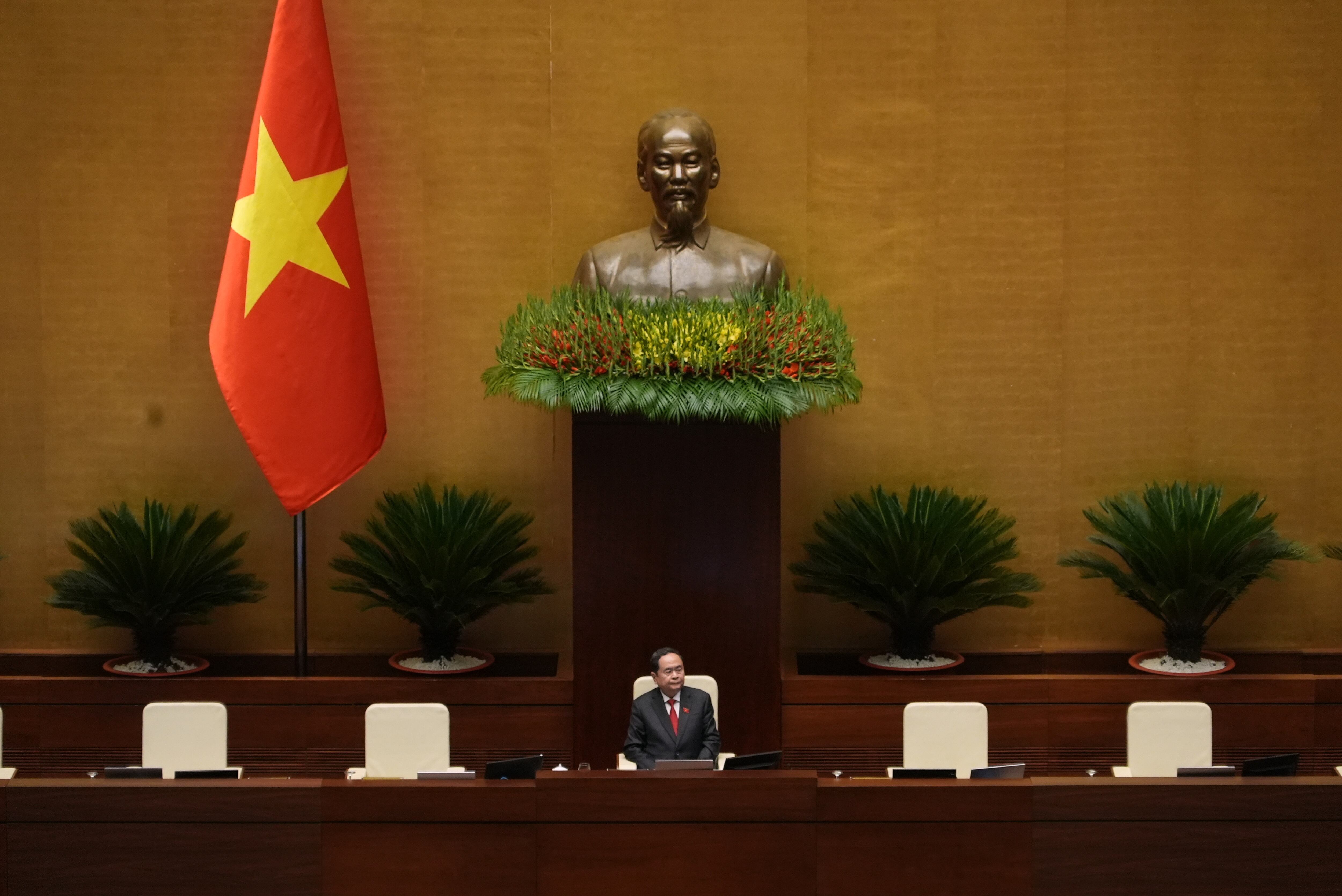 El presidente de la Asamblea Nacional de Vietnam, Tran Thanh Man, participa en la sesión inaugural de la Asamblea Nacional en Hanói, Vietnam, el lunes 6 de abril de 2026. (Foto AP/Hau Dinh)