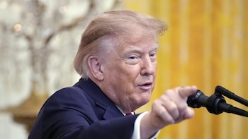 El Gobierno de Trump revoca más de 250.000 visados por motivos de seguridad, fraude y "turismo de nacimientos"