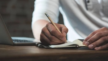 La RAE explica cómo se debe usar correctamente.