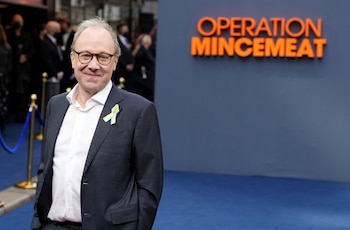 Ben Macintyre, autor de "Operation Mincemeat" durante la premiere de la película en 2022 (REUTERS/Maja Smiejkowska)