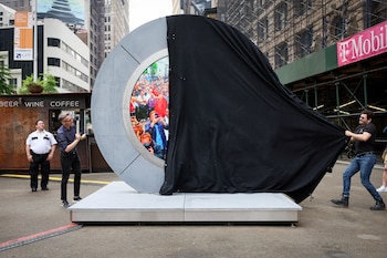 Cómo es el portal futurista