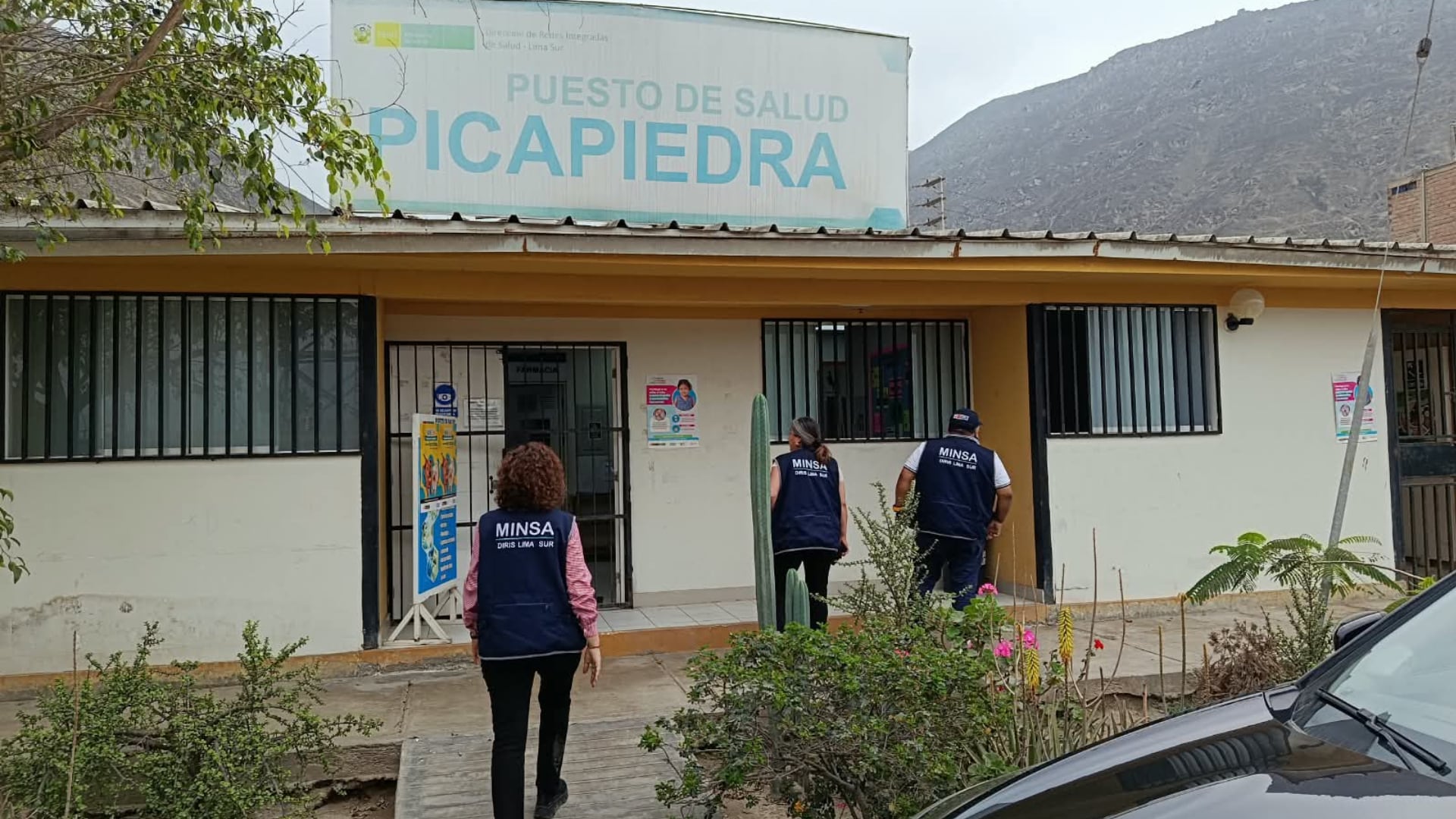 Personal del Ministerio de Salud inspecciona el Puesto de Salud Picapiedra en Pachacámac para evaluar riesgos ante el Fenómeno El Niño. (Foto: Minsa)