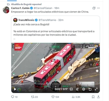 El alcalde Carlos Fernando Galán celebró la llegada del bus eléctrico al país - crédito @CarlosFGalan/X