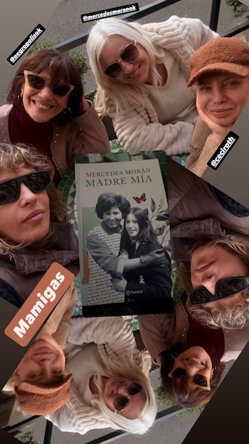 Cuatro mujeres sonrientes: Elizabeth Vernaci, Mercedes Morán, Dolores Fonzi y Cecilia Roth, rodeando el libro "Madre Mía" de Mercedes Morán