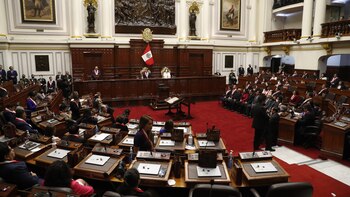En diciembre, los congresistas peruanos