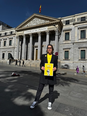 Laura Baena frente al Congreso