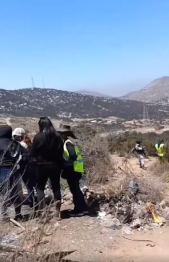 Colectivos de búsqueda mostraron rastros positivos de restos humanos hallados en una zona serrana en Tecate, Baja California Foto: Redes sociales