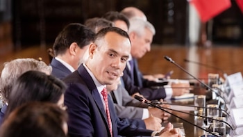 El presidente de Perú sugiere