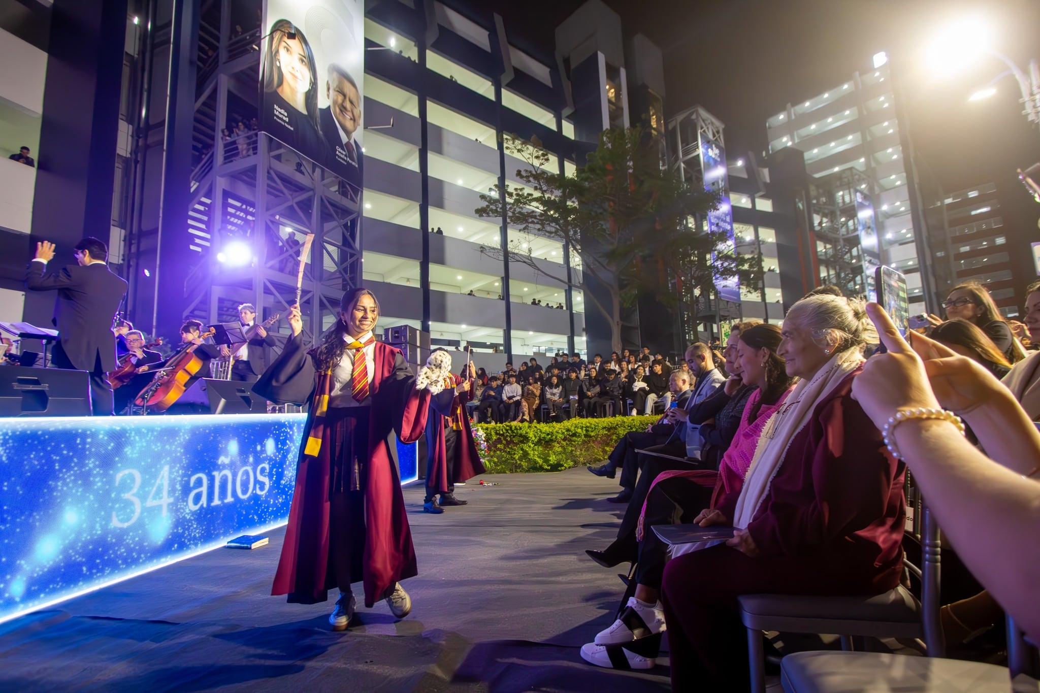 En el marco de las celebraciones por su 34.° aniversario, la Universidad César Vallejo (UCV) ofreció el Concierto Sinfónico de Gala “De la ópera al cine”. Foto: Difusión
