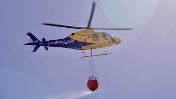 Declarado un incendio en Sanlúcar la Mayor que moviliza a dos helicópteros