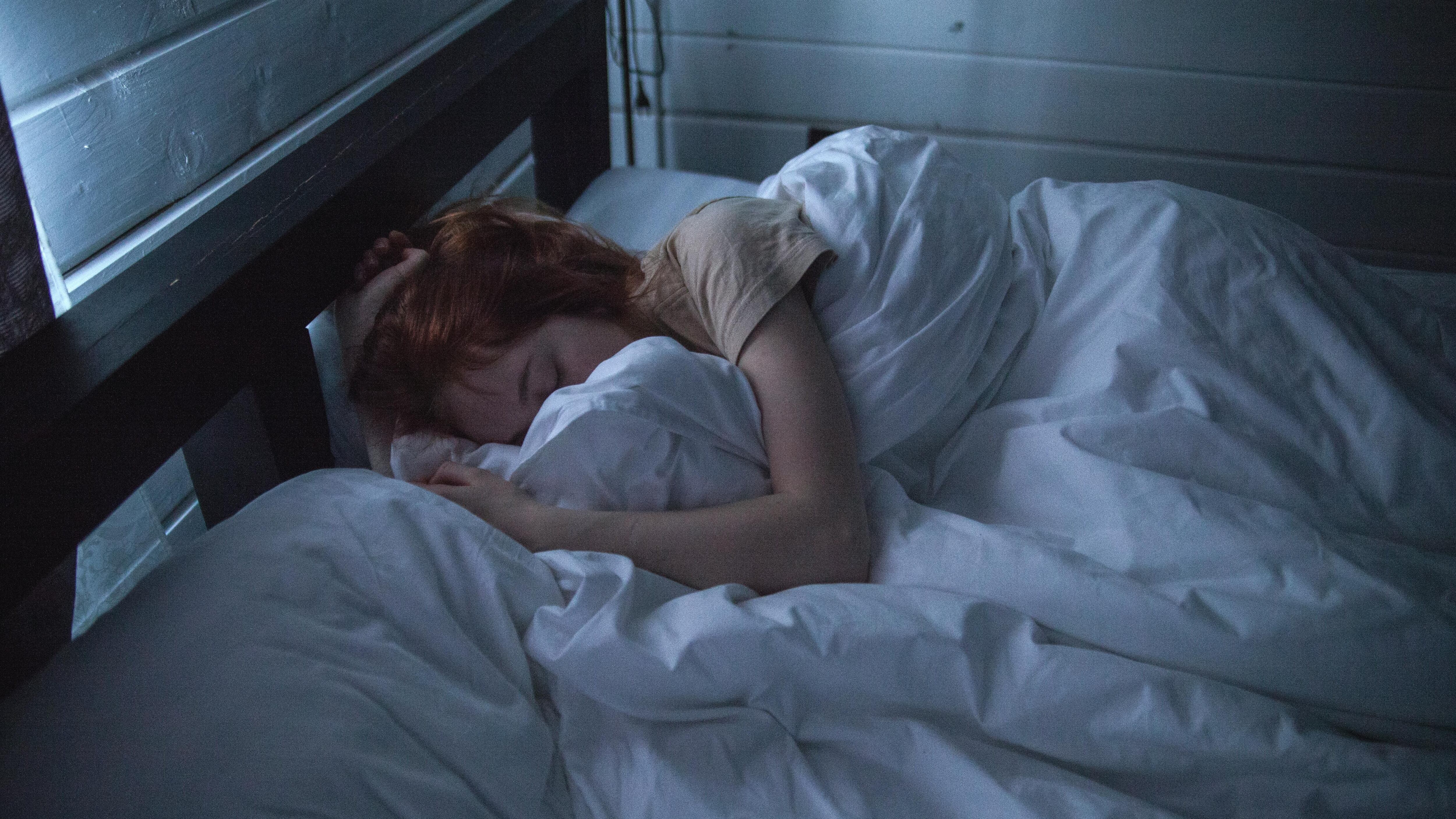 Qué pijama debo usar para paliar el calor (Pexels)