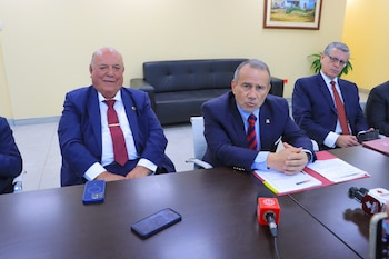 El ministro de Relaciones Exteriores,