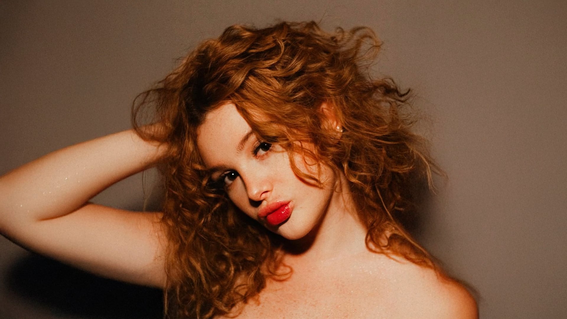 La actriz venezolana podría ser parte de los conductores de la tercera temporada de La Casa de los Famosos México. Créditos: Instagram/@briggi_bozzo