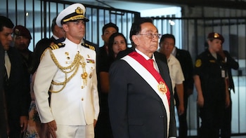 Seis escoltas presidenciales de Perú son apartados tras ser grabados en una discoteca durante una comitiva oficial
