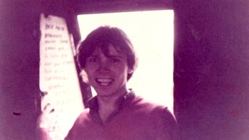 Esteban, adolescente. Aprendió inglés con