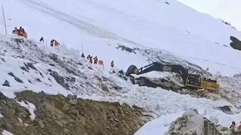 Dos trabajadores quedaron atrapados tras un alud de barro en una mina de Chile