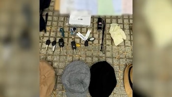 Parte de los elementos incautados