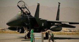 Estados Unidos reveló nuevos detalles del rescate del piloto del F-15E que pasó casi 48 horas oculto en territorio iraní