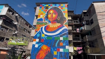 El artista venezolano Óscar Olivares