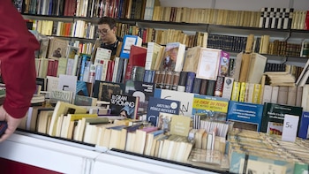 Libreros y editores muestran "preocupación pero relativa" por la visita del Papa en el arranque de la Feria del Libro