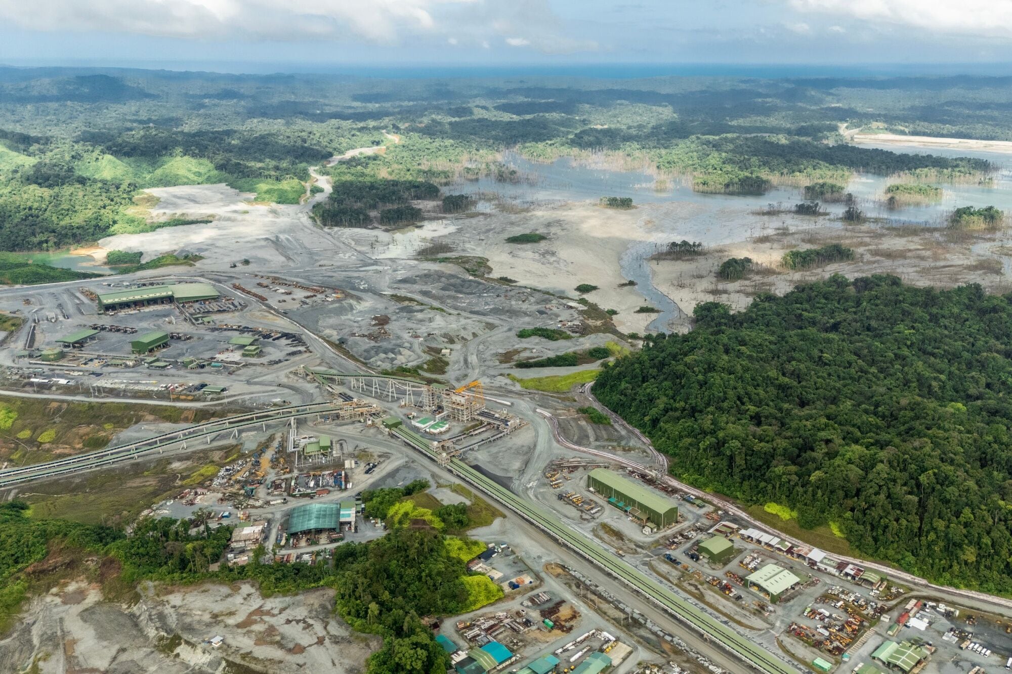 Según el contrato de concesión firmado en 1997, Panamá recibiría una regalía equivalente al 2% sobre las ganancias brutas de la operación minera. Archivo