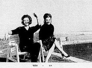 Elvira y su pareja, Carmen