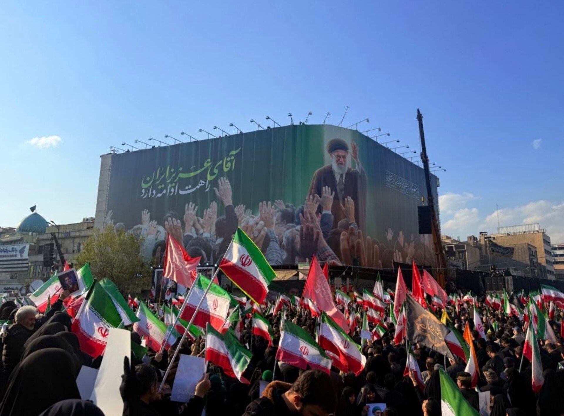 Ceremonia de jura de lealtad al nuevo líder supremo iraní, Mojtaba Kahmenei, en Teherán