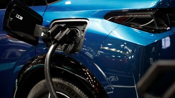 El Gobierno debate con la