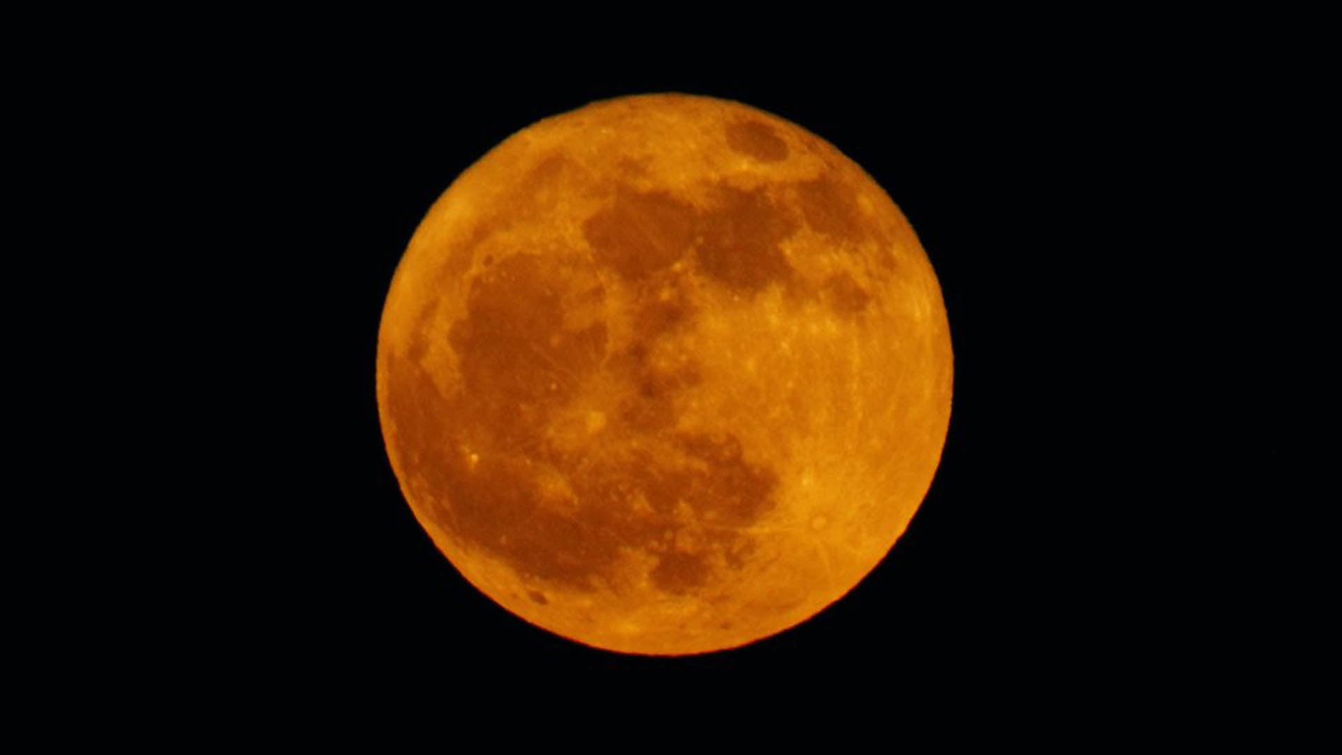 La Luna de Fresa de 2025 marca el inicio del verano en el hemisferio norte guiando a comunidades en cosechas y tareas tradicionales (NASA)