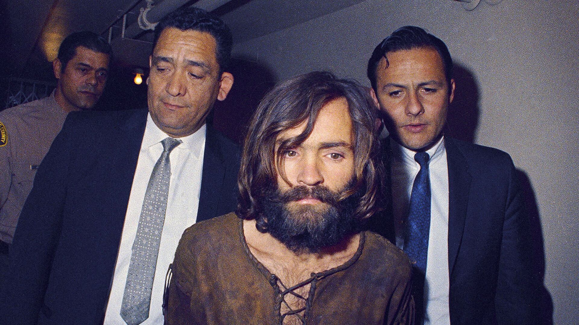 Charles Manson fundó una secta que cometió crímenes rituales en Los Ángeles y marcó el fin del sueño hippie (AP Photo)