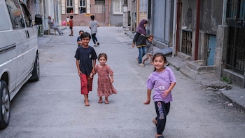 ACNUR alerta de que casi seis millones de niños refugiados en todo el mundo siguen sin escolarizar