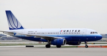 Un avión de American Airlines con 180 personas a bordo sufrió la explosión de dos neumáticos al aterrizar en el aeropuerto O’Hare de Chicago