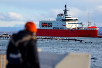 La investigadora chilena, Karen Manzano, aseguró que "este nuevo renacer del estrecho de Magallanes por cuestiones climáticas puede traer muchos beneficios a nivel comercial y más recaudación aduanera" para el país.