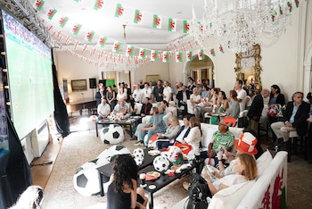 Cientos de invitados concurrieron a