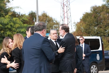 30/10/2026 El expresidente del Gobierno Mariano Rajoy junto al vicepresidente primero de la Junta de Andalucía, Antonio Sanz, en el velatorio de la exministra Fátima Báñez en Huelva.
POLITICA
ROCÍO RUZ-EUROPA PRESS