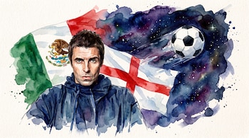 Liam Gallagher en primer plano, detrás las banderas de México y de Inglaterra, y a la derecha un balón de fútbol sobre un fondo de manchas oscuras.