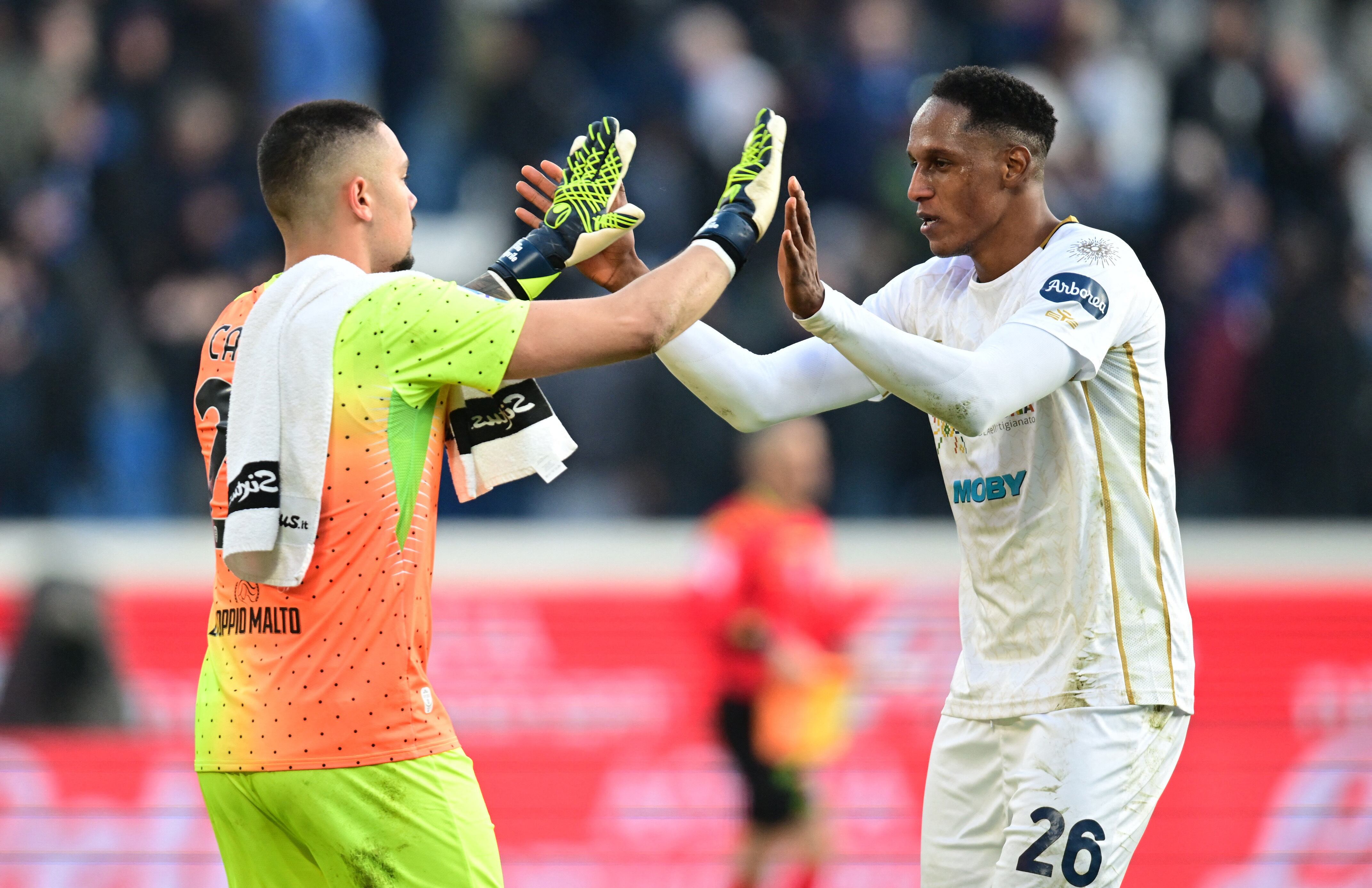 Yerry Mina se destacó en Cagliari en la temporada 2024-2025 - crédito Daniele Mascolo / REUTERS