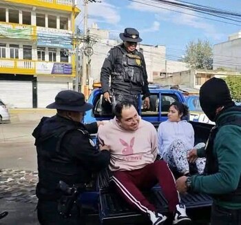La madre biológica afirmó que la custodia temporal fue otorgada al padre tras pruebas de paternidad y que la niña murió 20 días después bajo su cuidado.