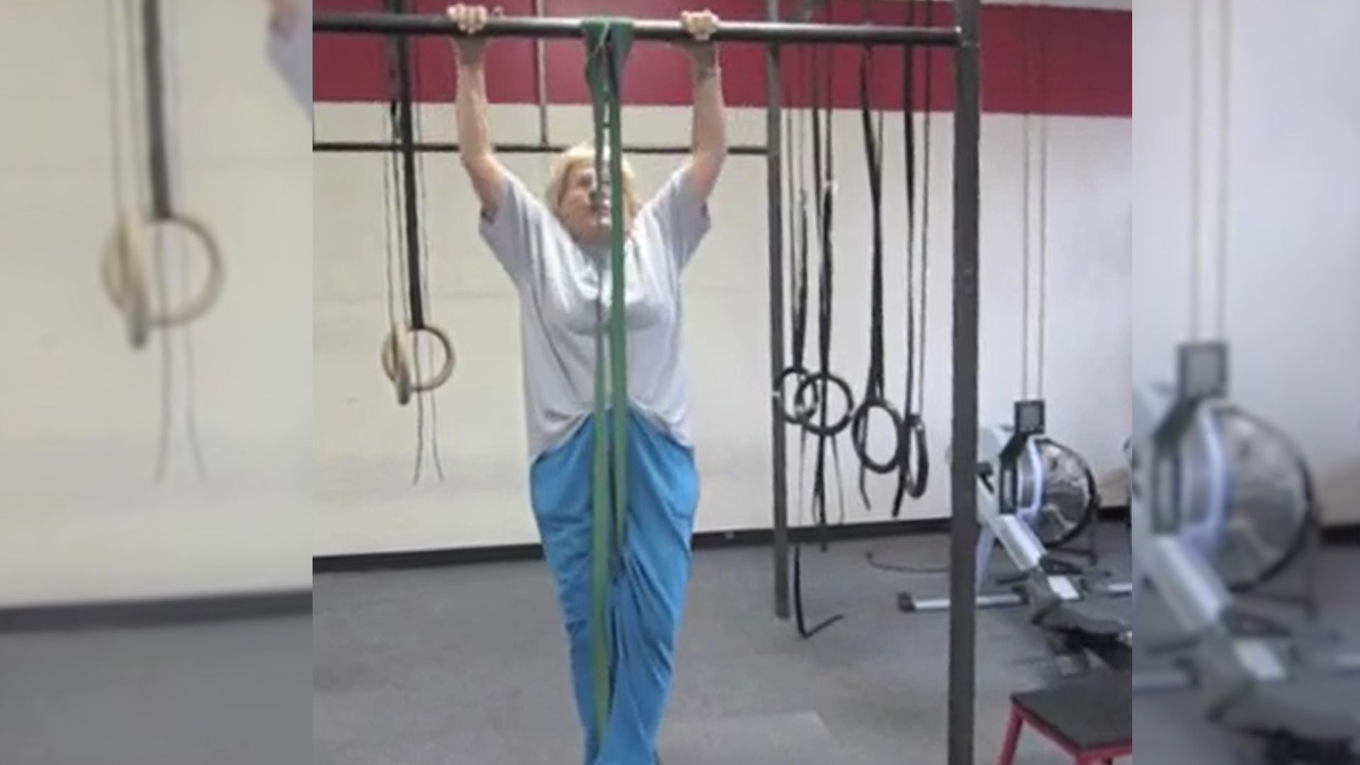 La rutina de gimnasio de Jean Stewart comenzó a los 81 años para recuperar la fuerza perdida y mejorar su salud física (Captura de video desertcrossfit)