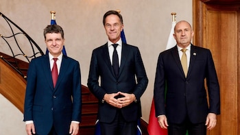 Rutte se reúne con los líderes de Bulgaria y Rumanía tras los últimos ataques con drones en el mar Negro