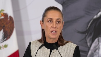 La mandataria sostiene en la mañanera sobre infancia y adolescencia que el uso de teléfonos inteligentes ya no depende de la región ni del nivel económico, y menciona comunidades apartadas como ejemplo del fenómeno
