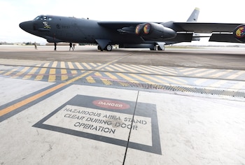 Un bombardero B-52H Stratofortress de