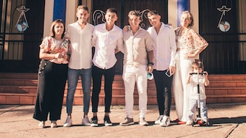 La familia se fotografió en