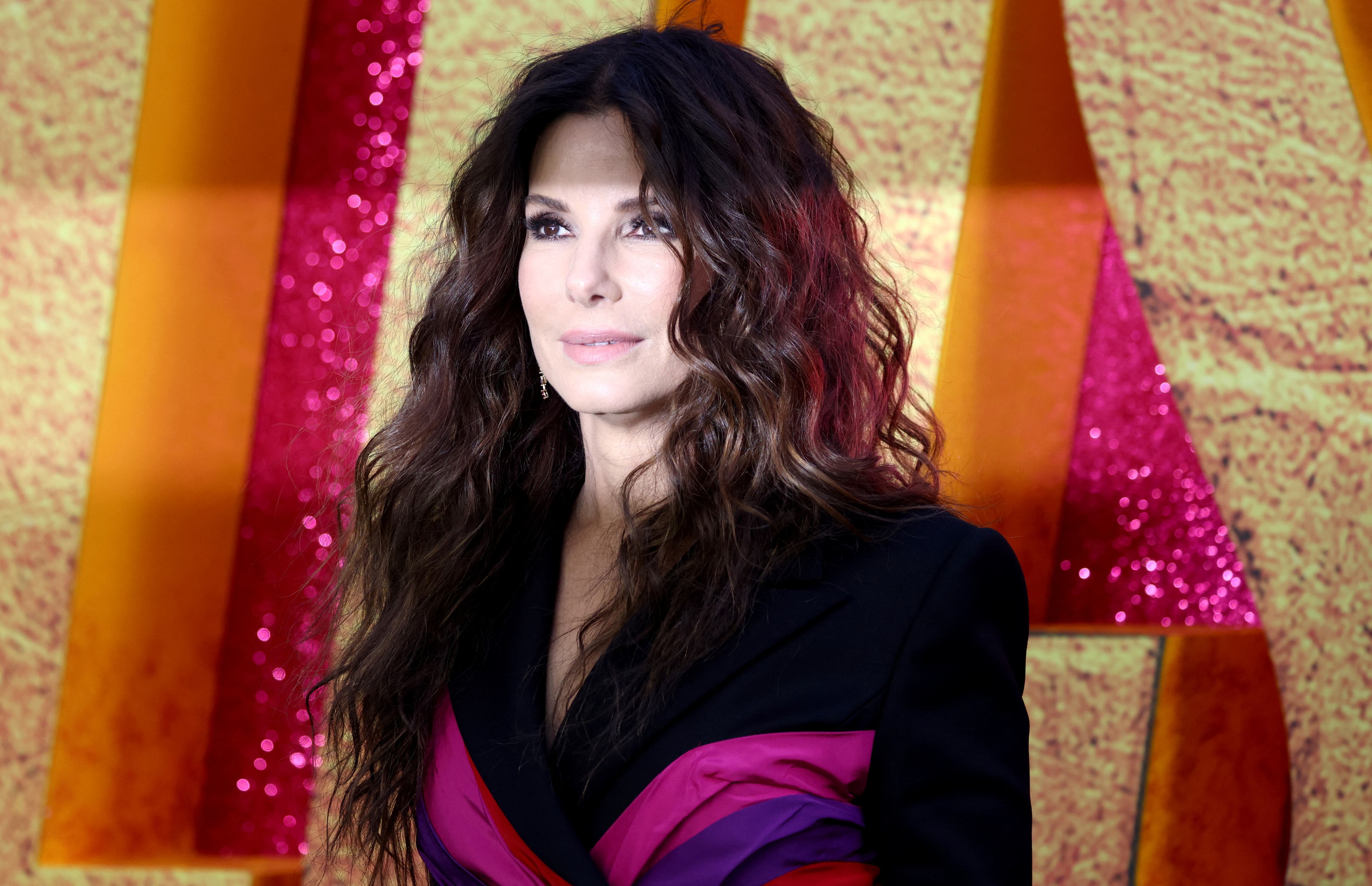 Sandra Bullock admitió que servir mesas le ayudó a desarrollar habilidades necesarias para la actuación. (REUTERS/Tom Nicholson)