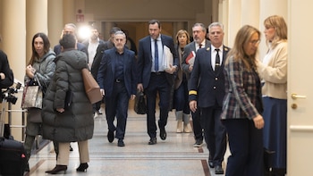 Varios senadores catalanes llegan tarde