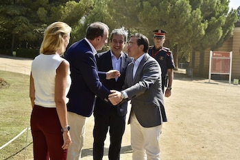 17/08/2026 El ministro de Asuntos Exteriores, Unión Europea y Cooperación, José Manuel Albares, el conseller de Justicia de la Generalitat, Ramon Espadaler, el director general de Casa Àsia, José Pintor, y la directora de Servicios de la Conselleria de Presidencia, Àgata Solernou, durante una visita a las obras de las nuevas dependencias de Casa Àsia, a 17 de agosto de 2026, en Barcelona, Catalunya (España). Casa Àsia se trasladará a finales de 2026 a su nueva sede definitiva en los Pabellones 3 y 4 del Recinto del Palacio de Pedralbes en Barcelona. El nuevo espacio, de casi 2.000 metros cuadrados, incluirá oficinas, salas de reuniones, un auditorio, una mediateca y una sala polivalente.
POLITICA
David Oller - Europa Press